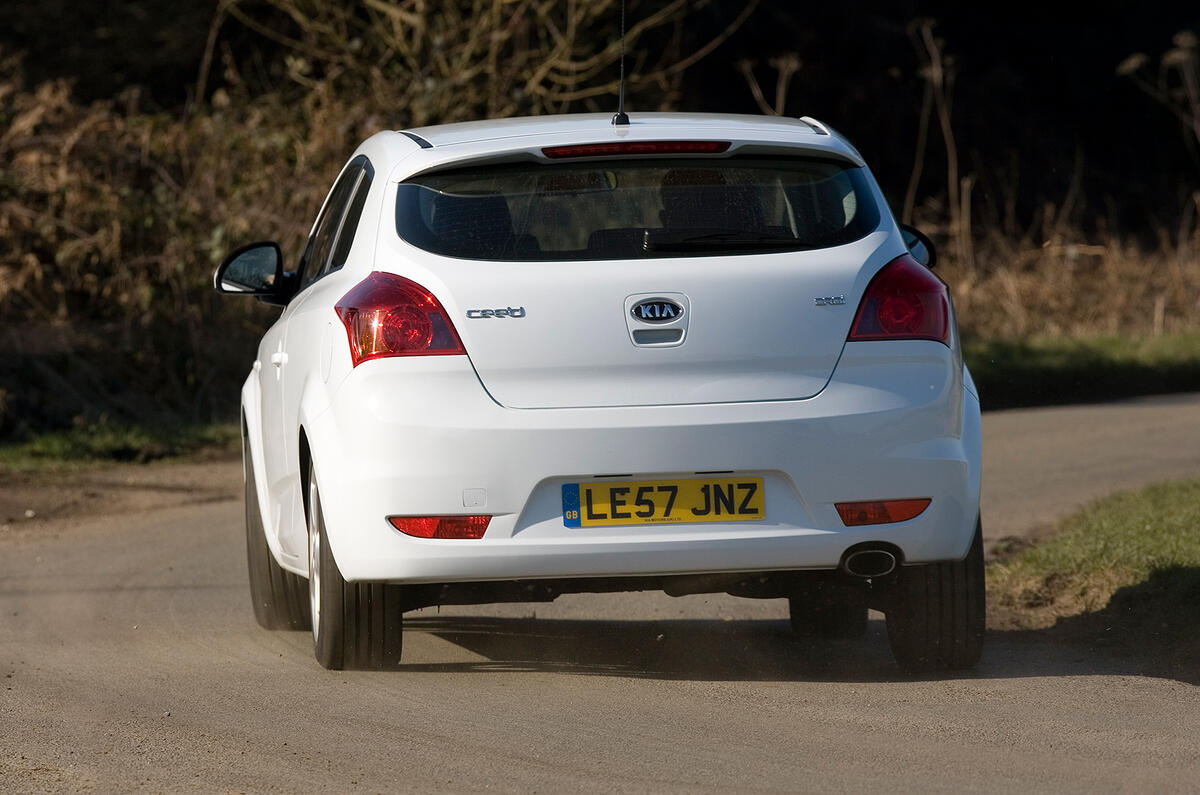 Grip levels are fine, they’re not quite as strong as you’d expect Kia Procee'd rear cornering