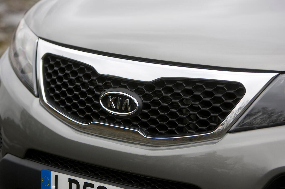 Kia Sorento front grille