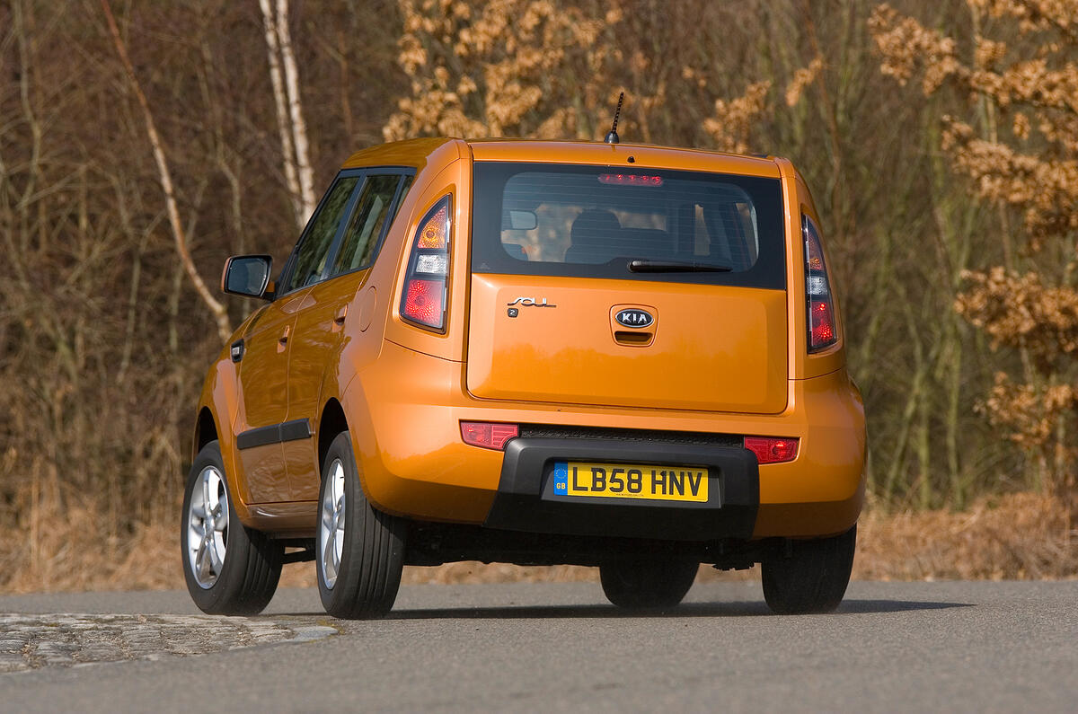 Kia Soul rear cornering