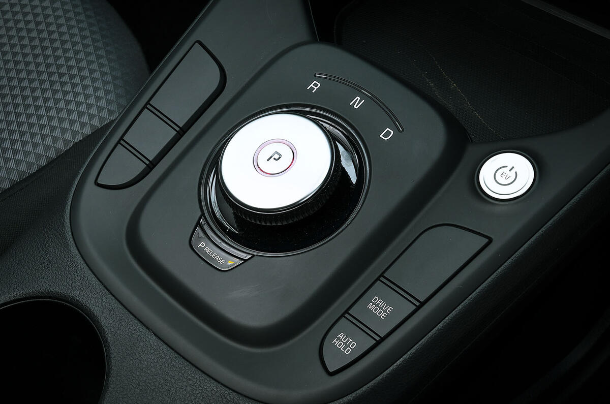 kia soul ev review 2023 16 controls