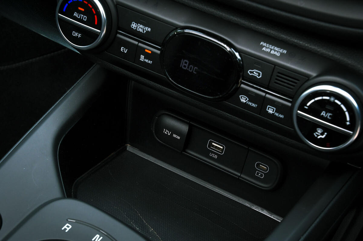 kia soul ev review 2023 17 connections