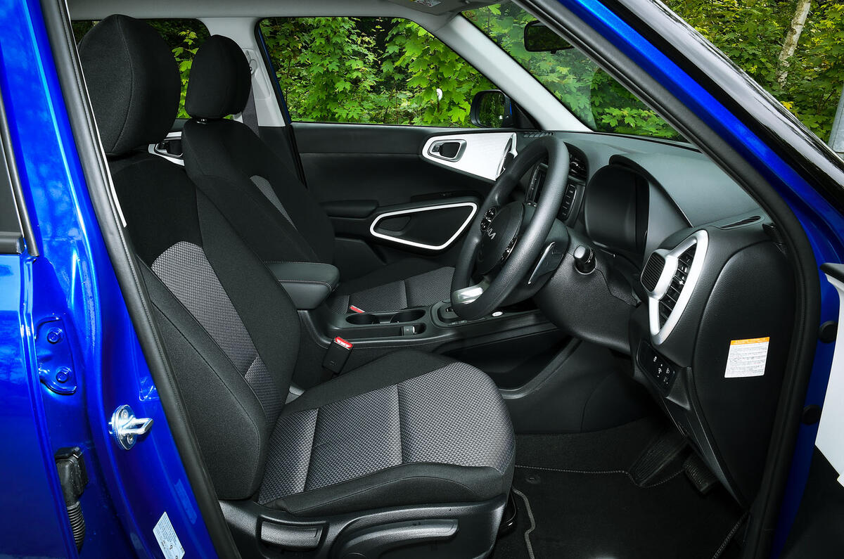 kia soul ev review 2023 18 seats front