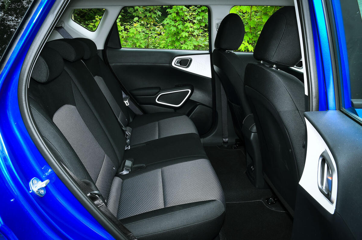 kia soul ev review 2023 19 seats rear