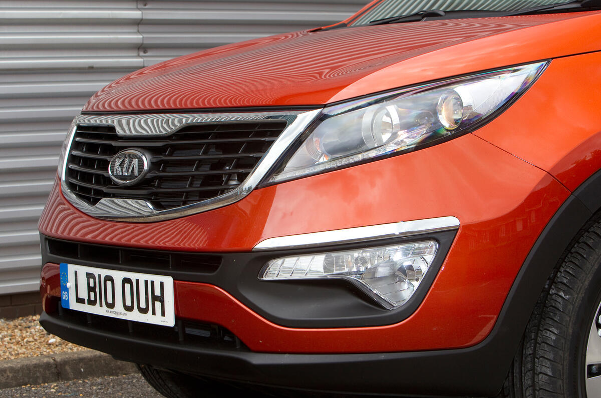 The grille is meant to be reminiscent of a tiger’s nose Kia Sportage front grille