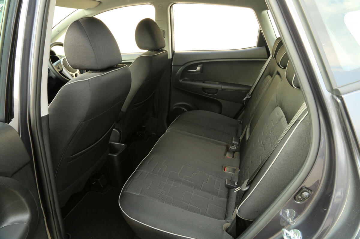 Kia Venga rear seats