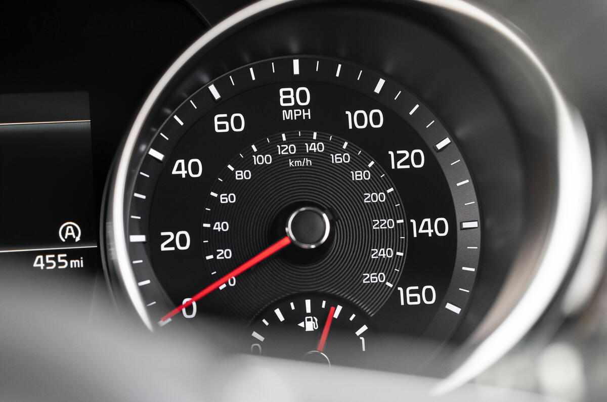 Kia Ceed review   dials Kia Ceed review   dials