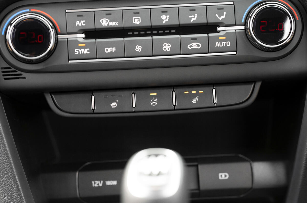 Kia Ceed review   interior buttons Kia Ceed review   interior buttons