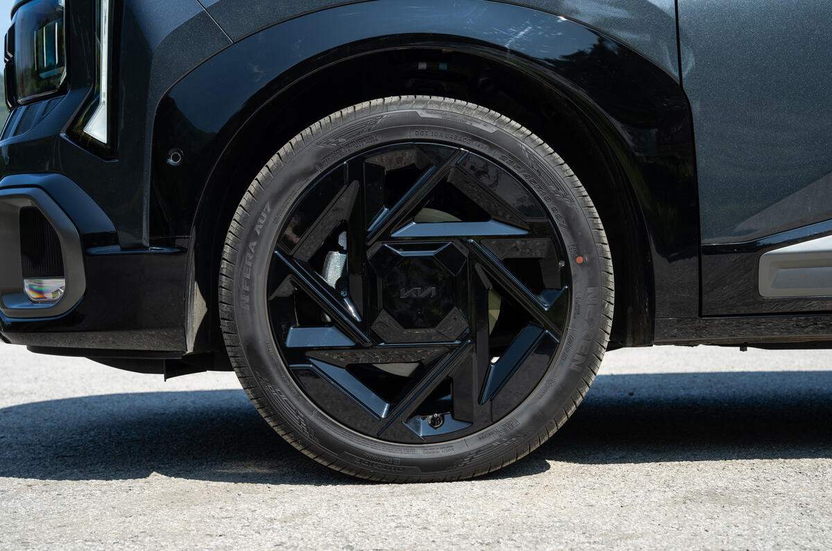 Kia Seltos HEV review 2026 autocar 03 alloy wheel