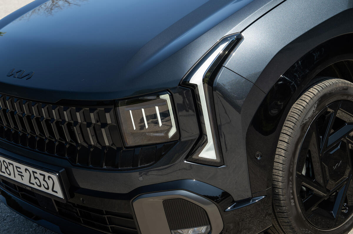 Kia Seltos HEV review 2026 autocar 04 headlight