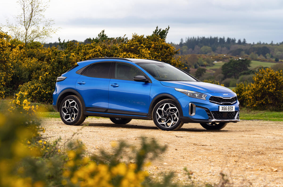 Kia Xceed 2024   front parked Kia Xceed 2024   front parked