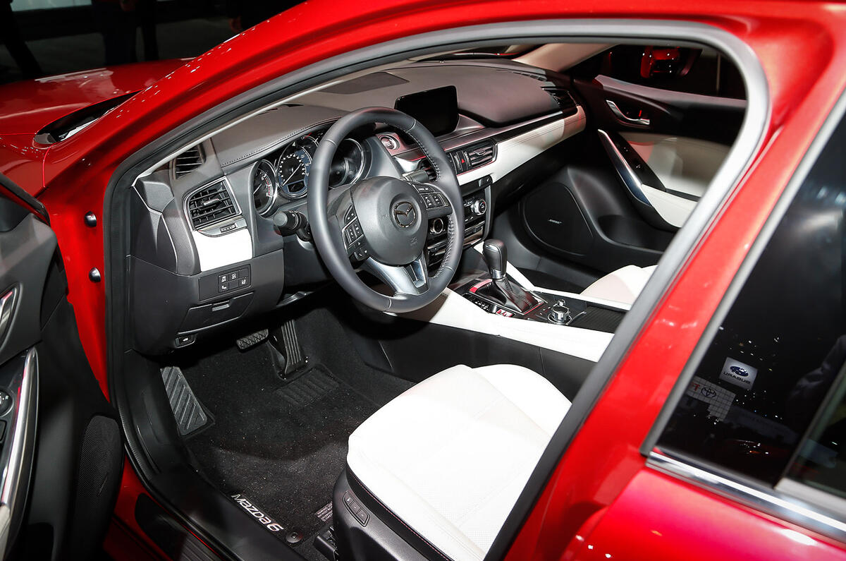 Mazda unveils CX-5 facelift at LA motor show Mazda unveils CX-5 facelift at LA motor show