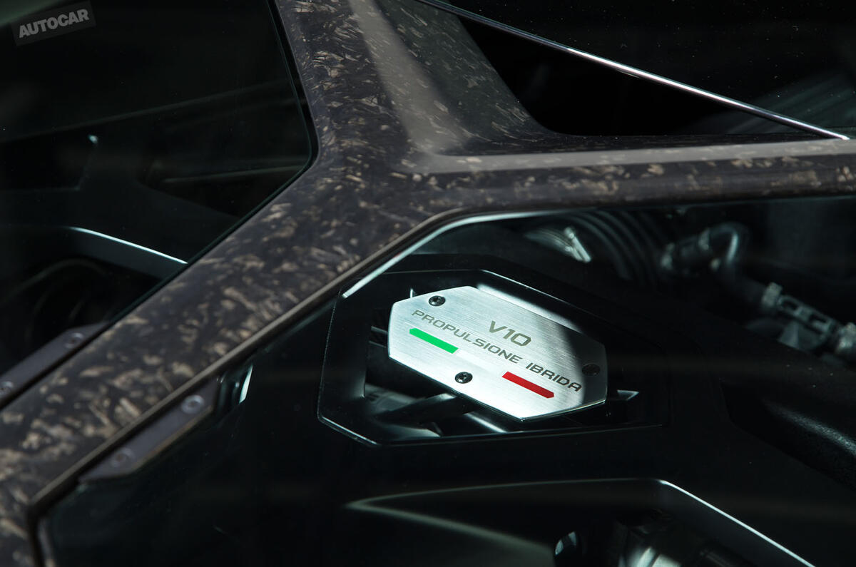 Lamborghini Asterion - exclusive studio pictures