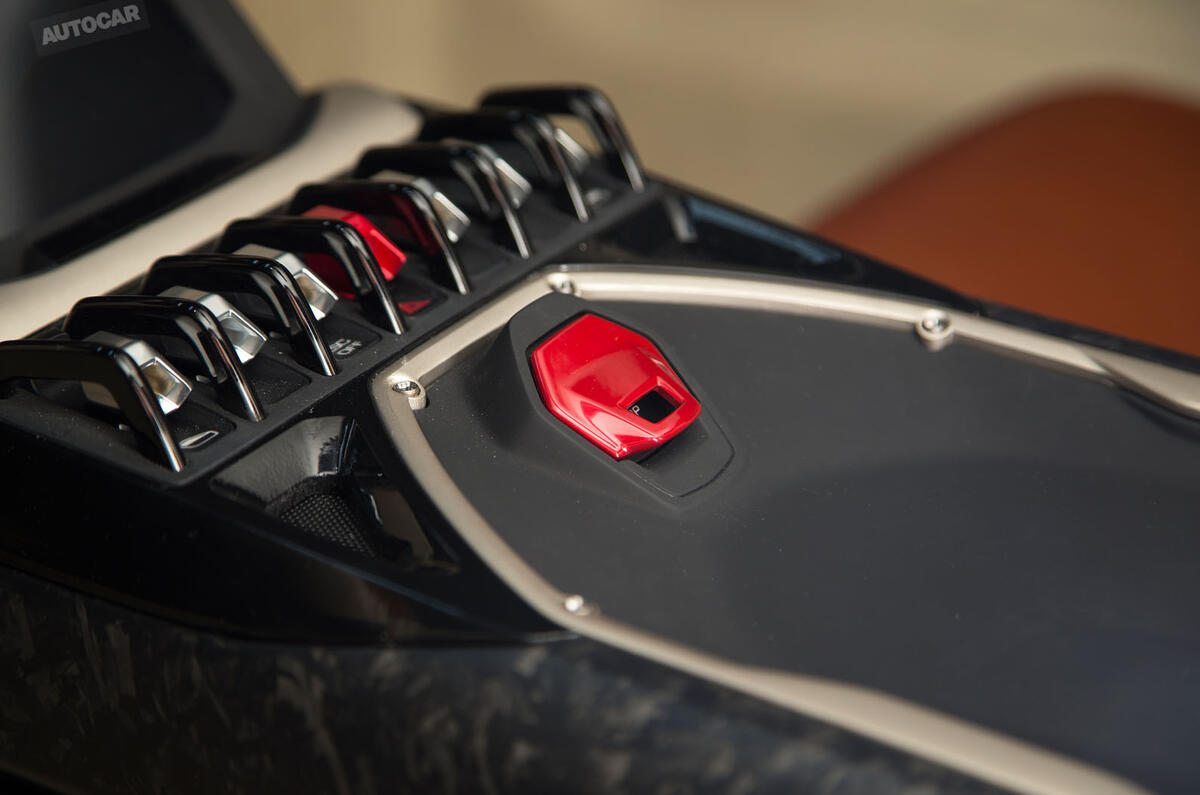 Lamborghini Asterion - exclusive studio pictures