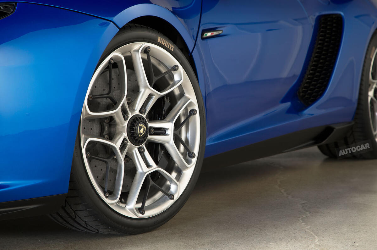 Lamborghini Asterion - exclusive studio pictures