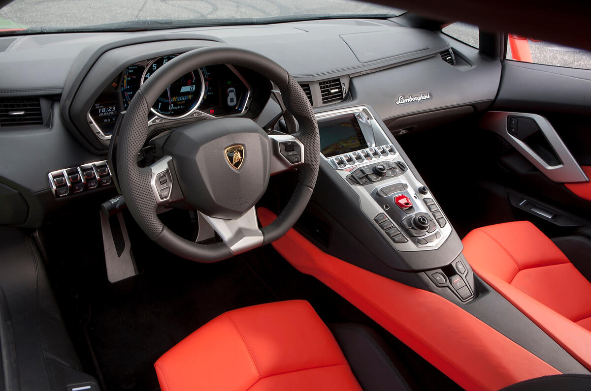 Lamborghini Aventador interior
