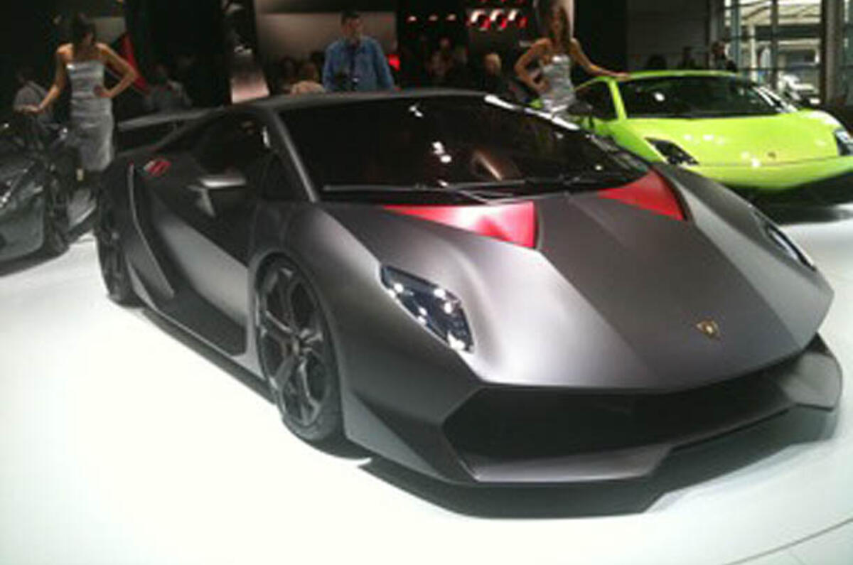 Paris show: Lamborghini Sesto Elemento