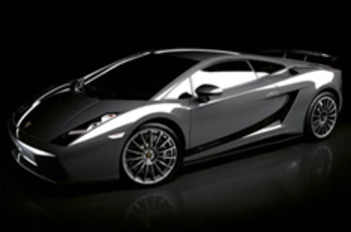 Lightweight Lambo screams in