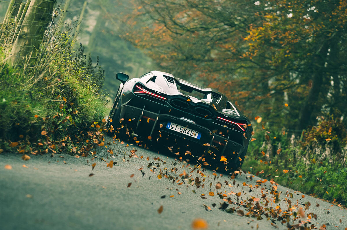 Lamborghini Revuelto review 2024 03