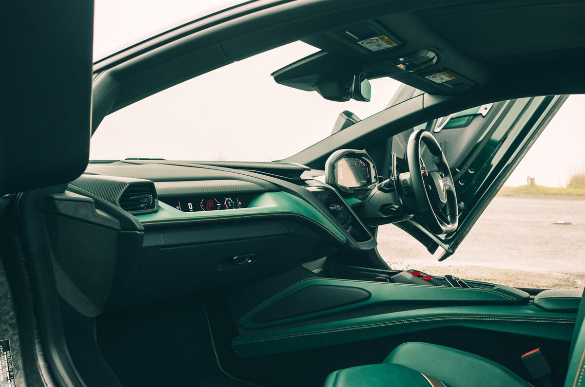 Lamborghini Revuelto review 2024 12