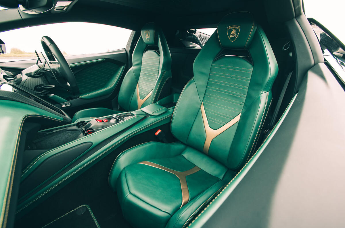 Lamborghini Revuelto review 2024 15