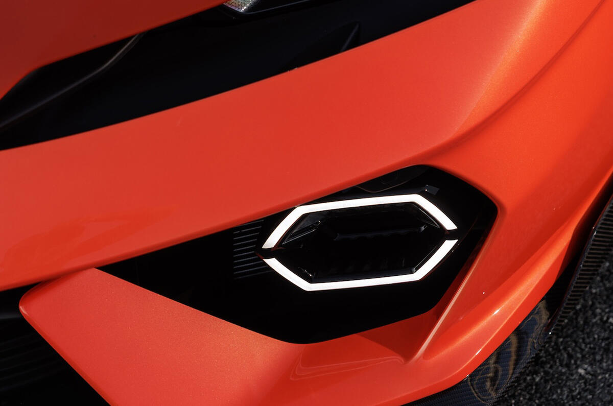 lamborghini temerario hexagonale