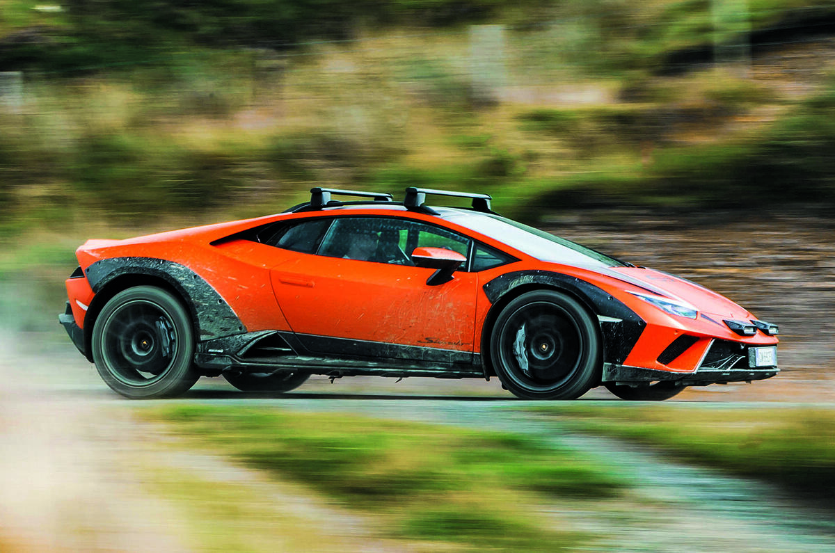 Lamborghini Huracan Sterrato side