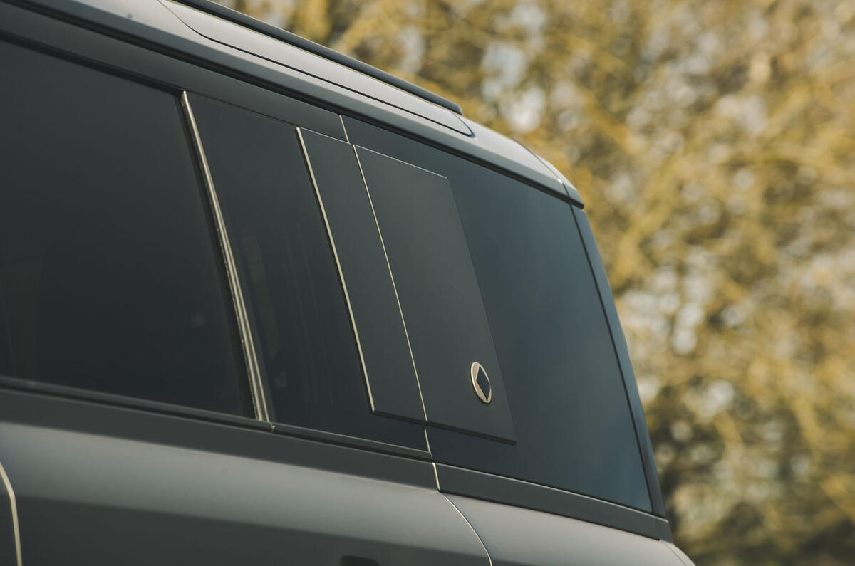 land rover defender octa rt 2025 C pillar detail 10 land rover defender octa rt 2025 C pillar detail 10