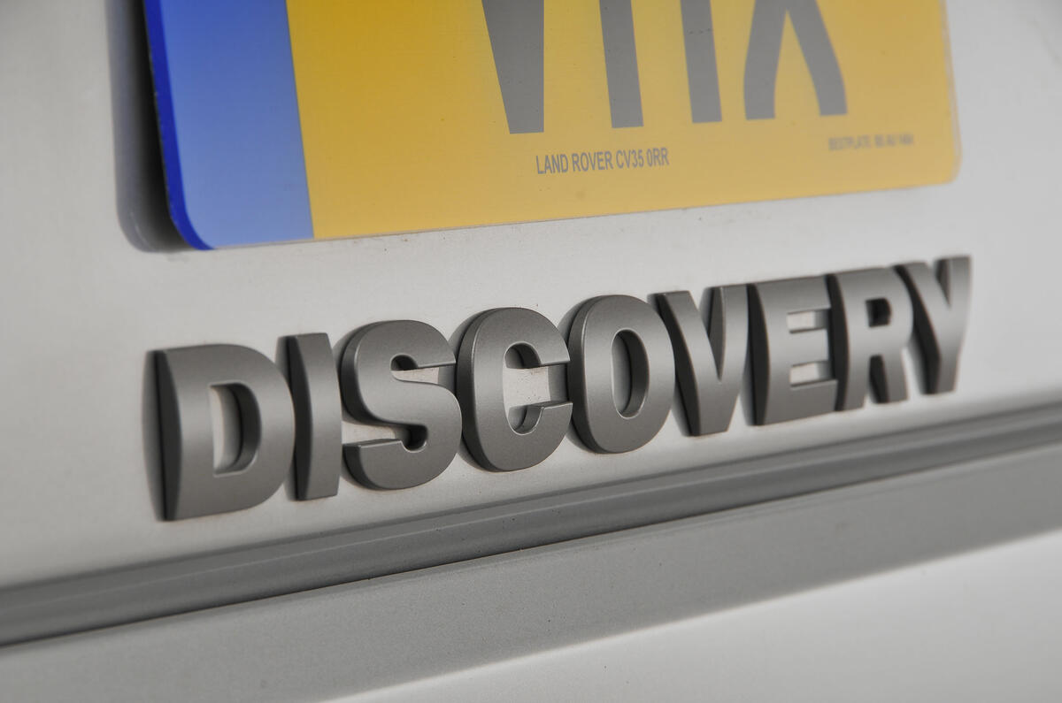 Land Rover Discovery badging