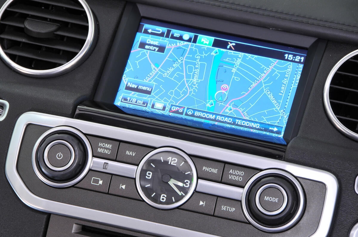 Land Rover Discovery infotainment