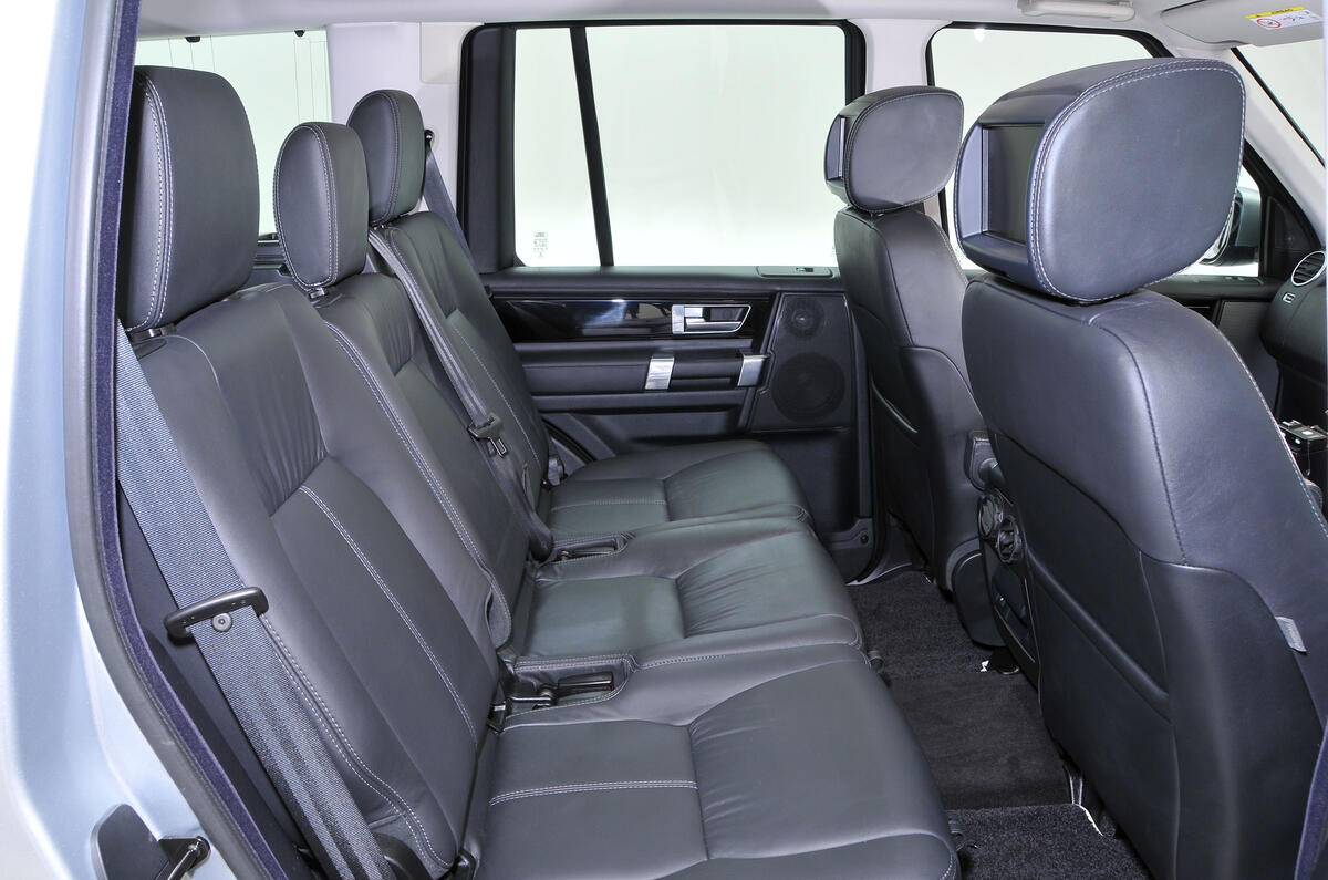 Land Rover Discovery rear seats