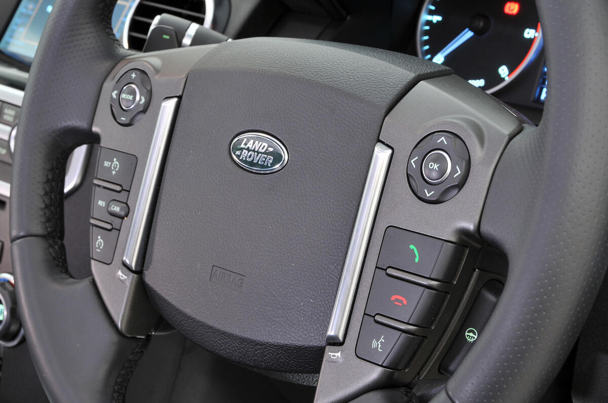 Land Rover Discovery steering wheel