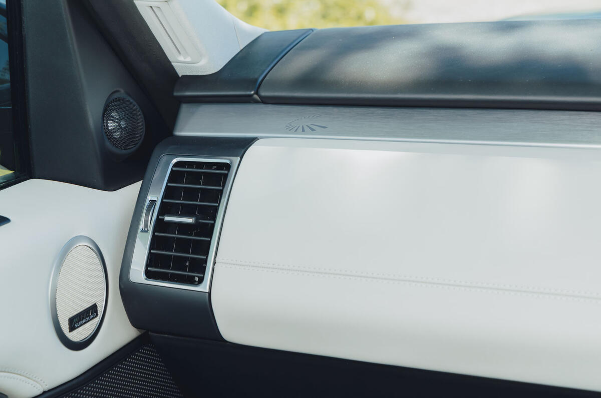 Land Rover Discovery Tempest review 2026 014