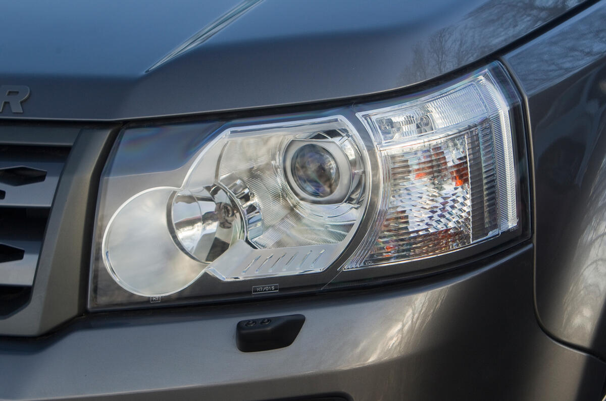 The projector-style headlights give the Freelander a quality look Land Rover Freelander projector headlights