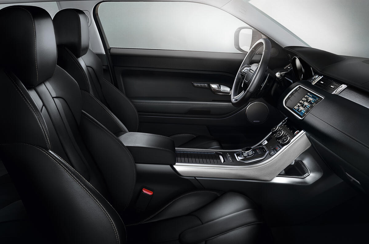 Range Rover Evoque: interior details  