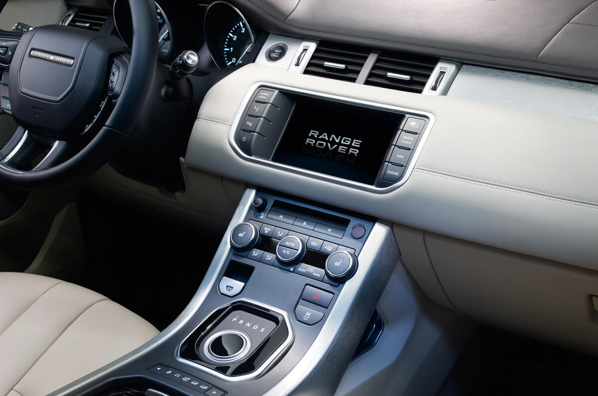 Range Rover Evoque: interior details  
