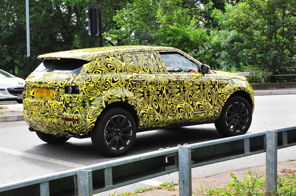 First pics: Range Rover Evoque 5dr