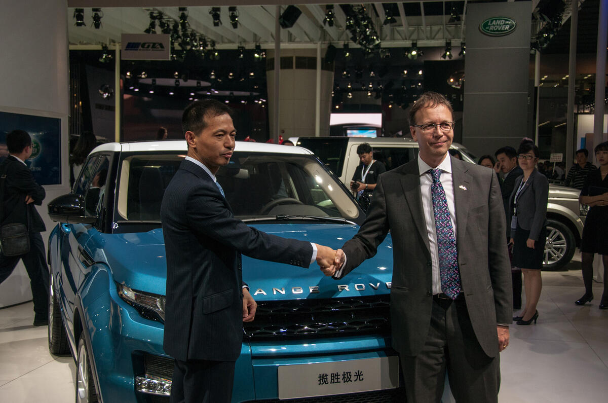 Range Rover Evoque versus LandWind X7 copycat – which is better?