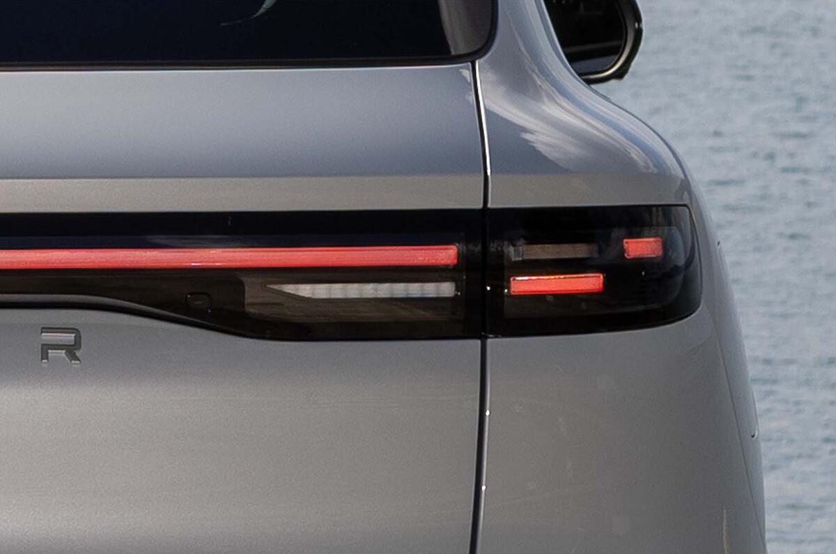 Leapmotor B10 taillights