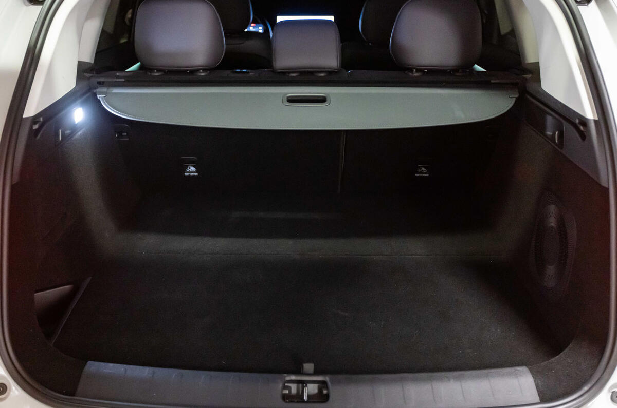 Leapmotor C10 REEV 2025 Review boot 35 Leapmotor C10 REEV 2025 Review boot 35