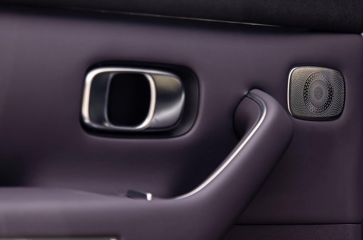 Leapmotor C10 REEV 2025 Review door detail 14 Leapmotor C10 REEV 2025 Review door detail 14