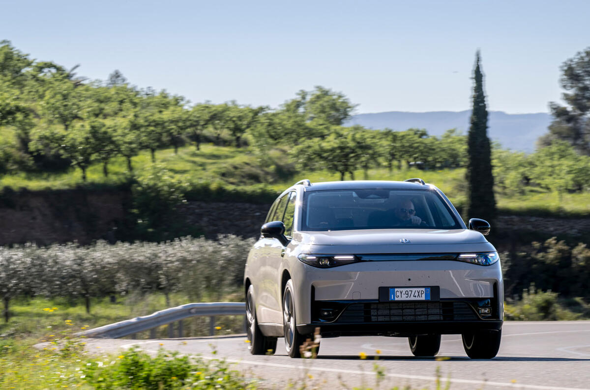 Leapmotor C10 REEV 2025 Review front corner 047 Leapmotor C10 REEV 2025 Review front corner 047