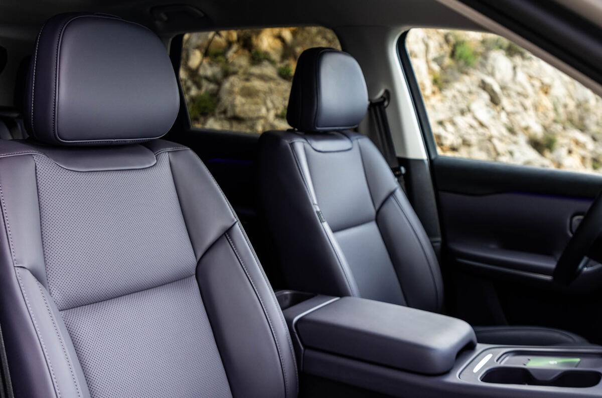 Leapmotor C10 REEV 2025 Review front seats 31 Leapmotor C10 REEV 2025 Review front seats 31