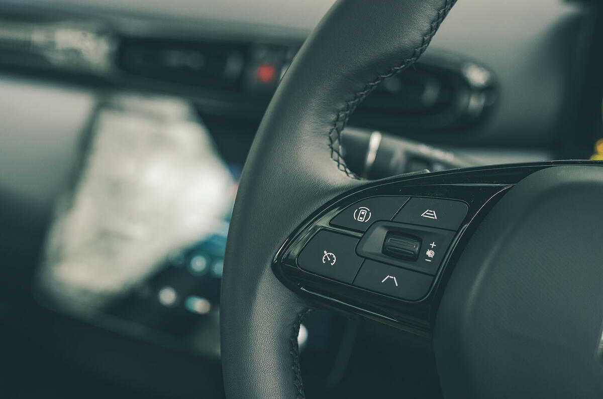 leapmotor t03 review steering wheel buttons leapmotor t03 review steering wheel buttons