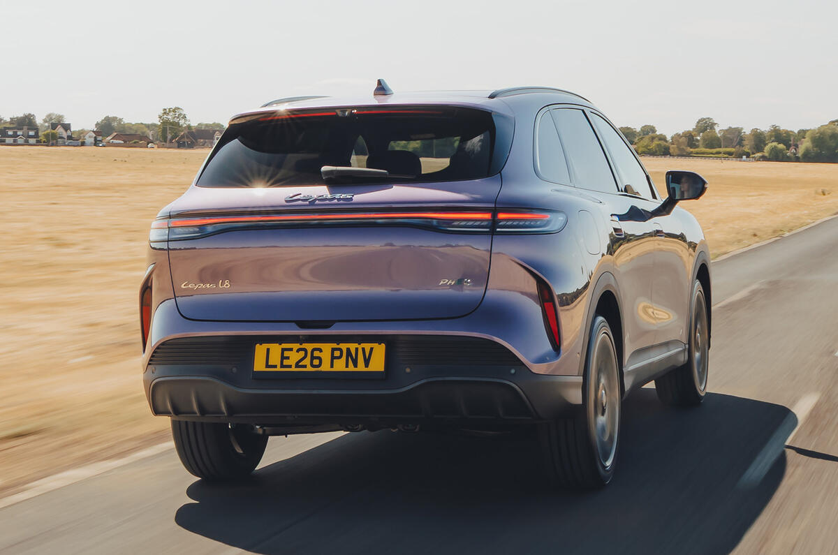 Lepas L8 rear tracking