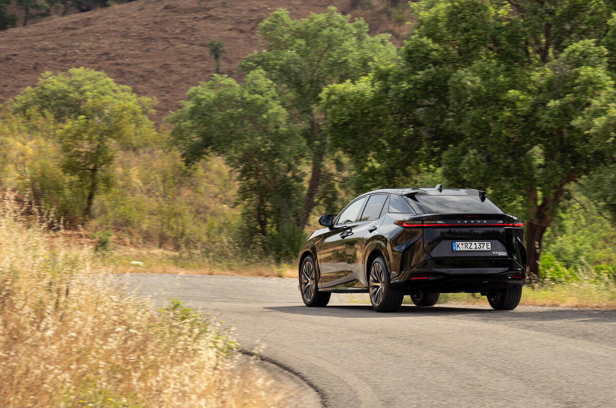 Lexue RZ rear in mountains Lexue RZ rear in mountains