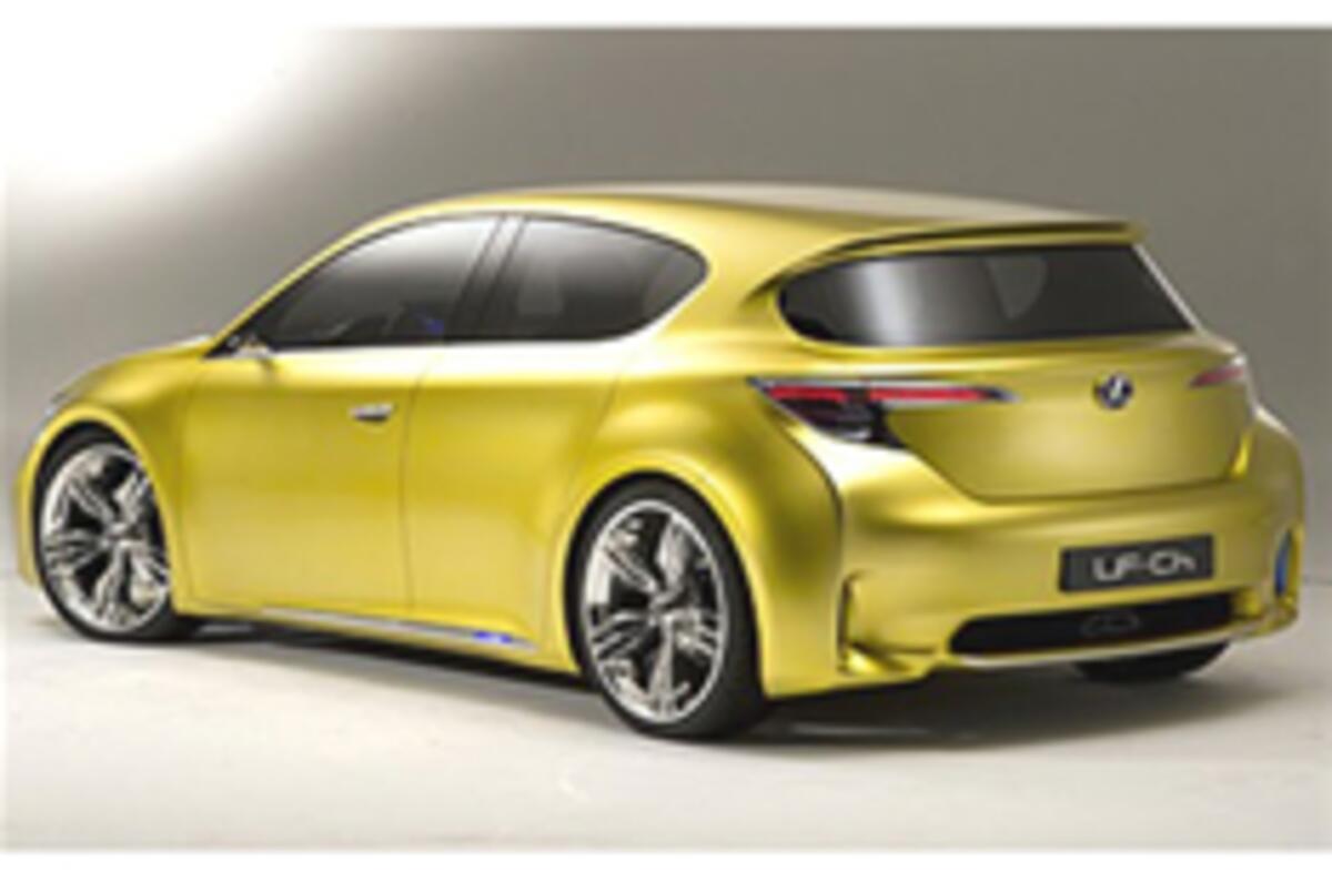 More Lexus hatch pictures leak