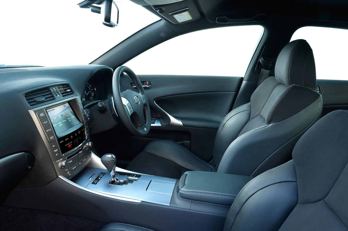 Lexus IS interior