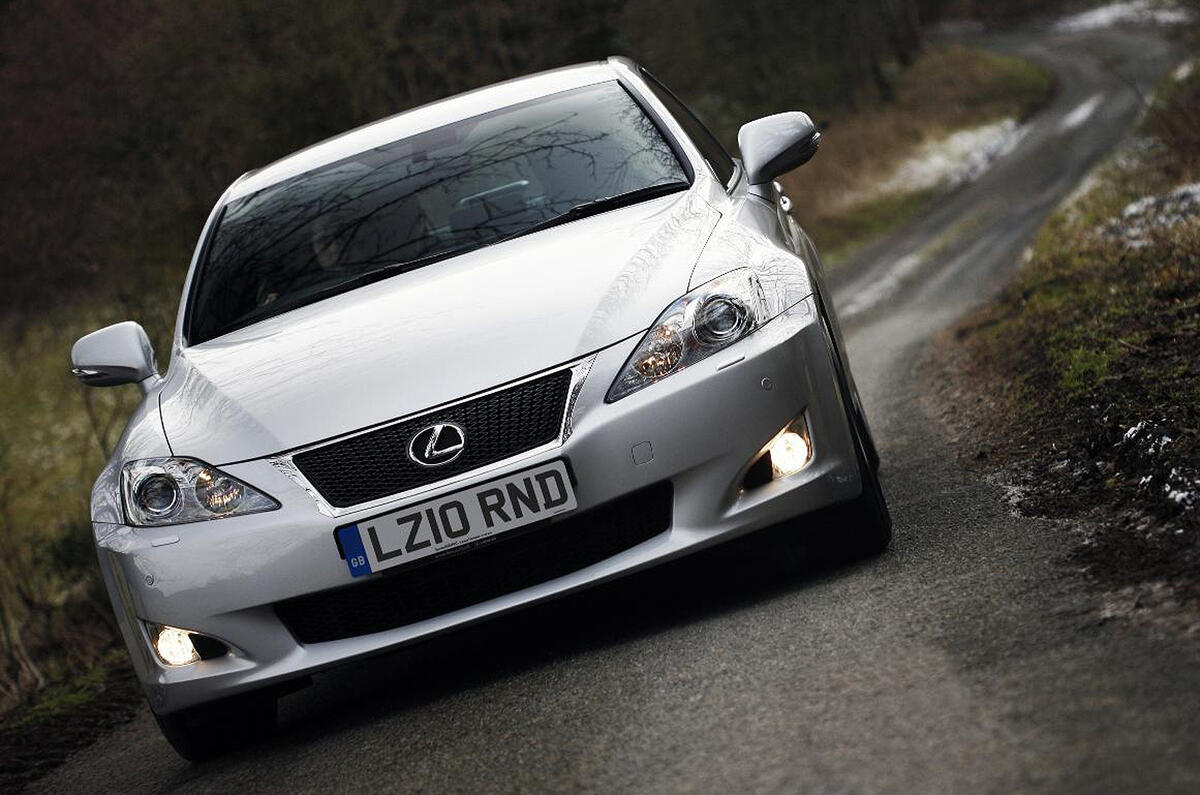 Lexus revises IS range