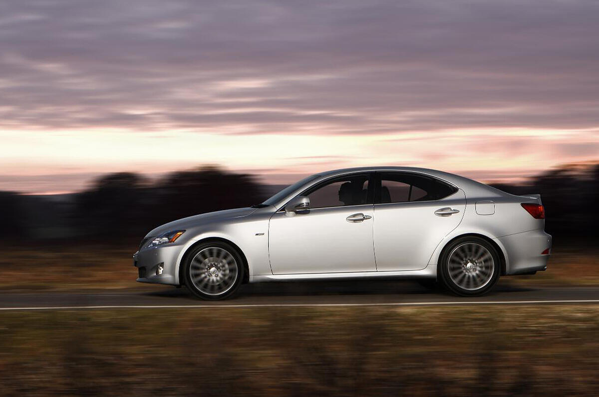 Lexus revises IS range