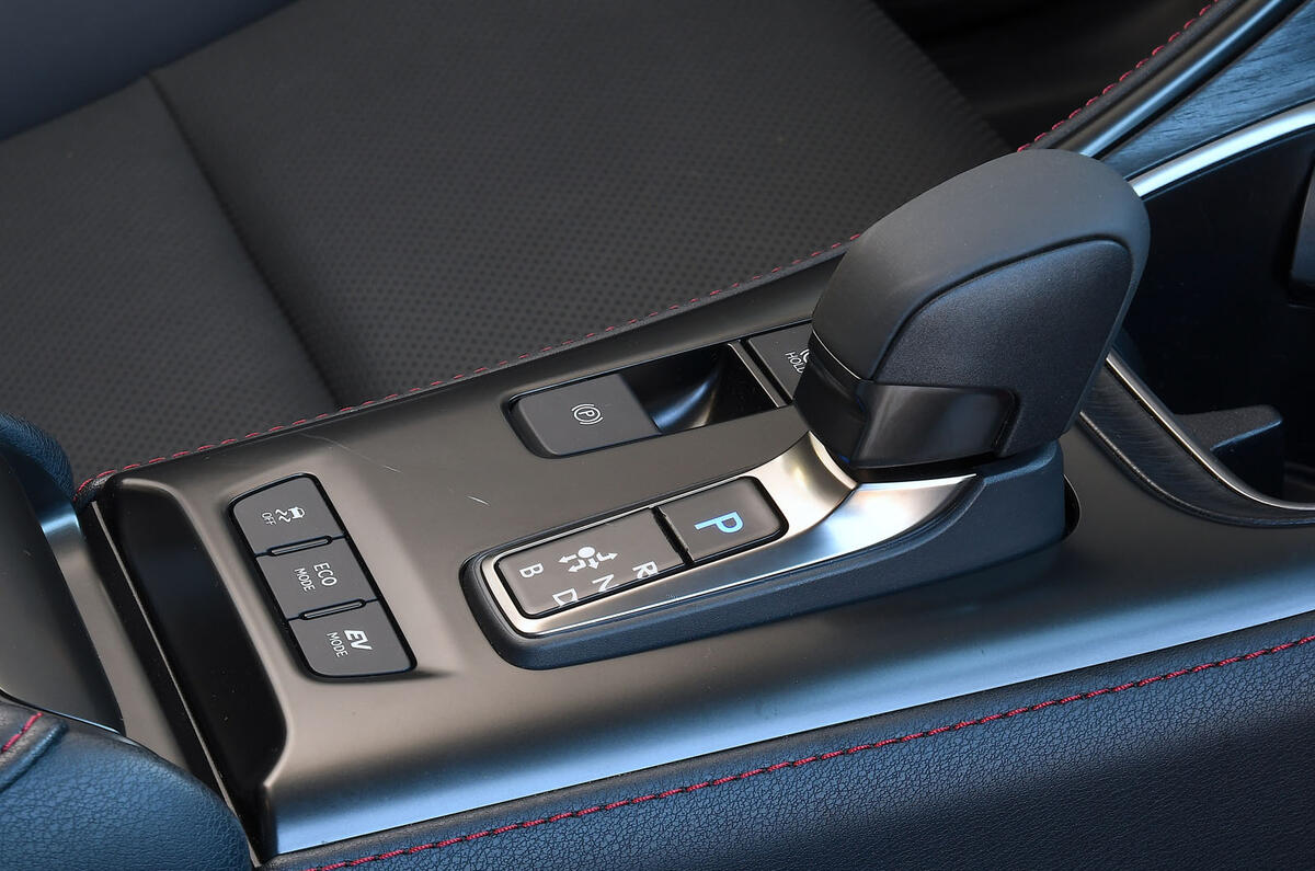 lexus lbx review 2024 13 centre concsole